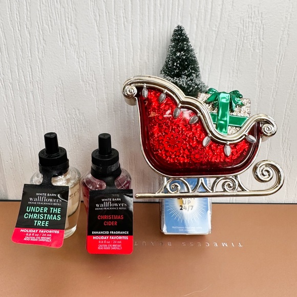 NWT Bath & Body Works Holiday Sleigh Nightlight & Christmas Wallflower Refills - Picture 1 of 6